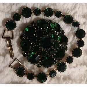 Green Faux Emerald brooch Pin Large crystals Gold Tone Bracelet Set Vintage